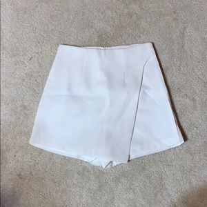 White skorts size small